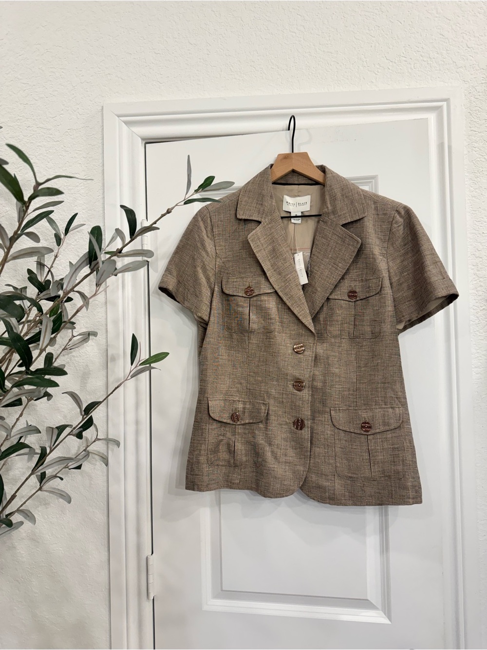 NWT White House Black Market short blazer